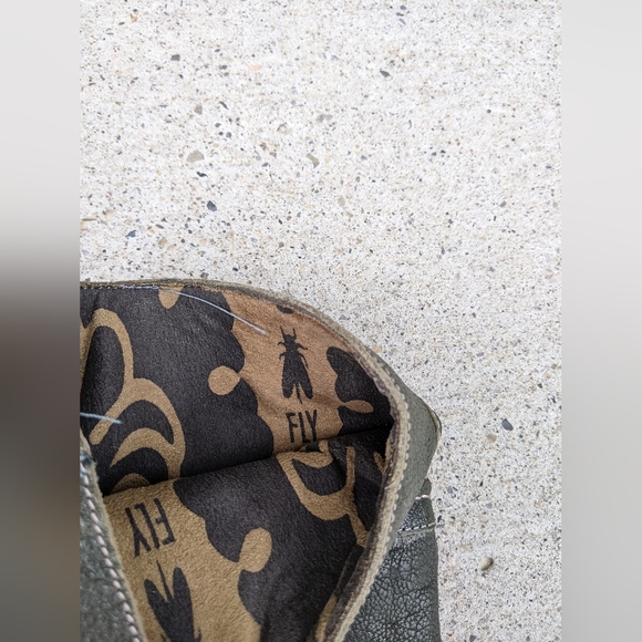 Boots - new - Picture 4 of 4